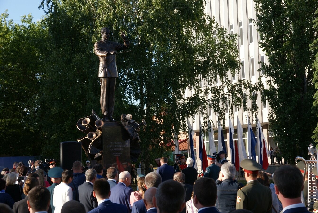 Памятник Халилову занял место в центре Тамбова, фото-1