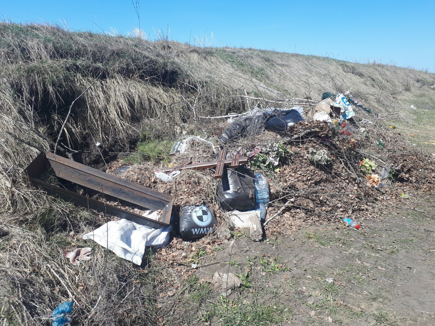 В Тамбове «ТСК» вывозит мусор с городских кладбищ, фото-3