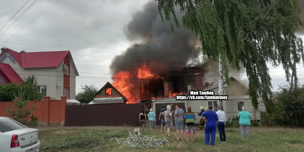 На севере Тамбова сгорели два дома с надворными постройками, фото-2