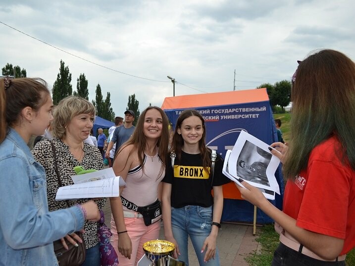 Волонтеры Тамбовского филиала РАНХиГС приняли участие в акции «Тамбов молодой», фото-1