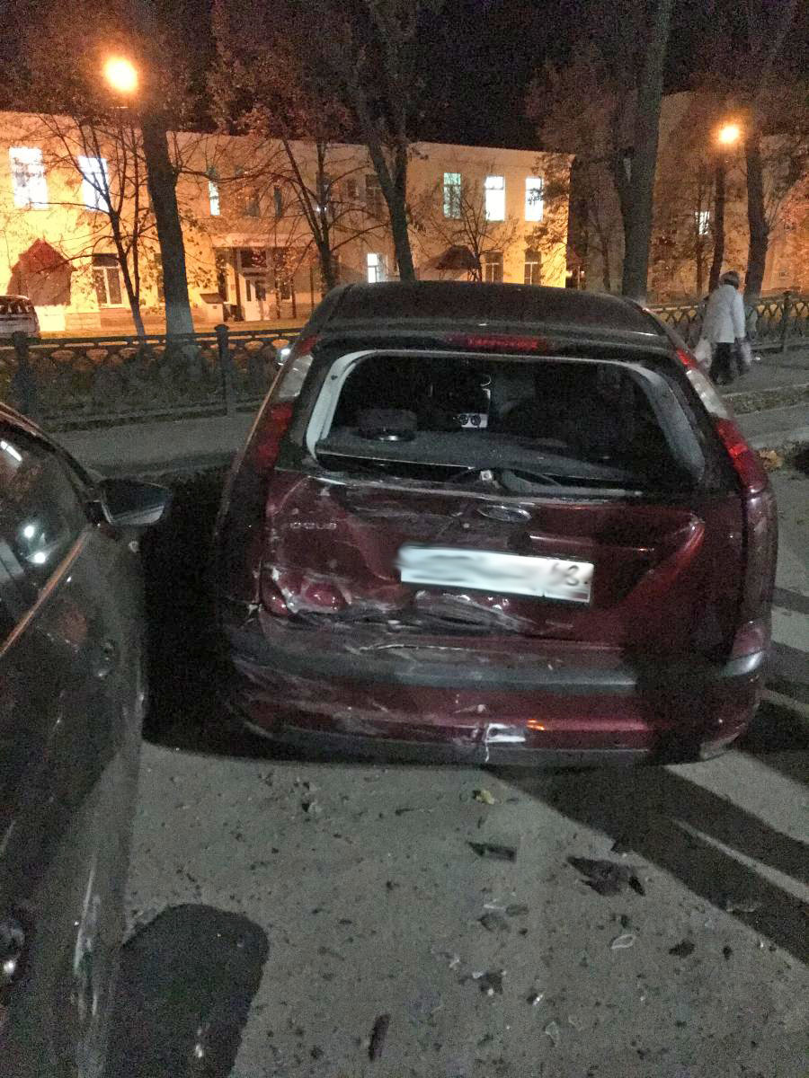 В центре Тамбова водитель BMW X6 устроил массовое ДТП: пострадала девушка, фото-4