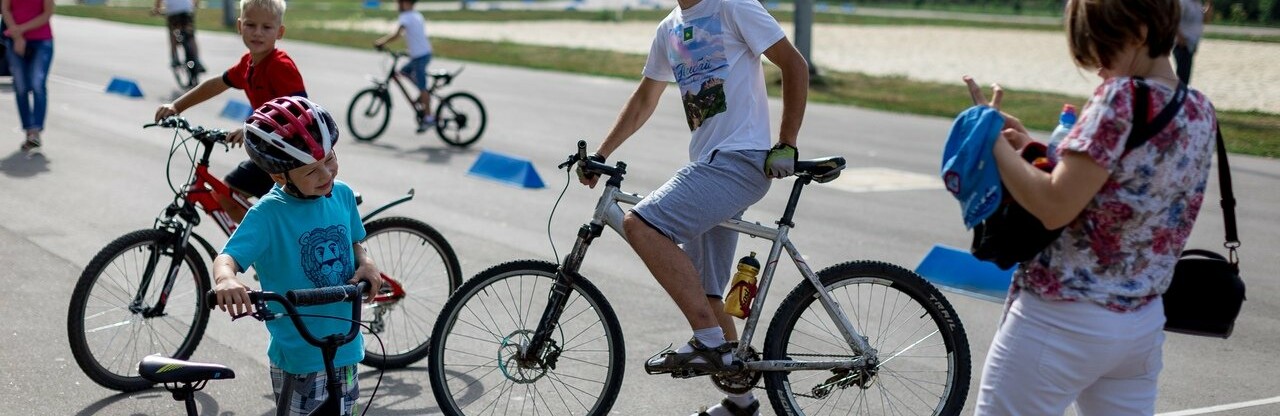 Жил на свете маленький велосипед впр. Фотографии велосипедистов Фаворит Выборг 2020. Углич фото самого маленького велосипеда.